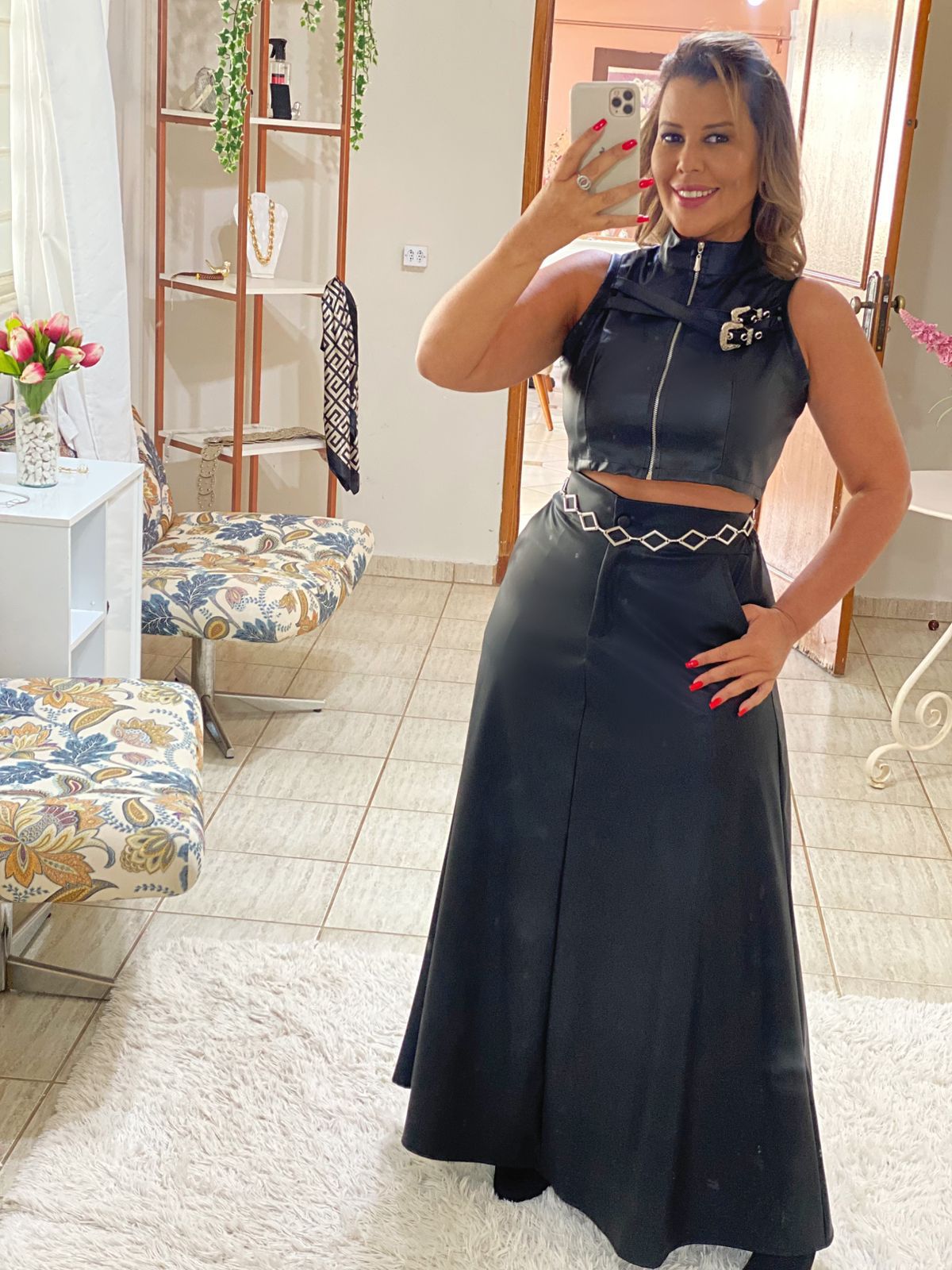 Saia couro preto